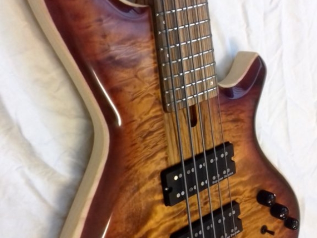 Revo Z Electric Bass Lutherie LEGG 5 Strings Marbled Maple